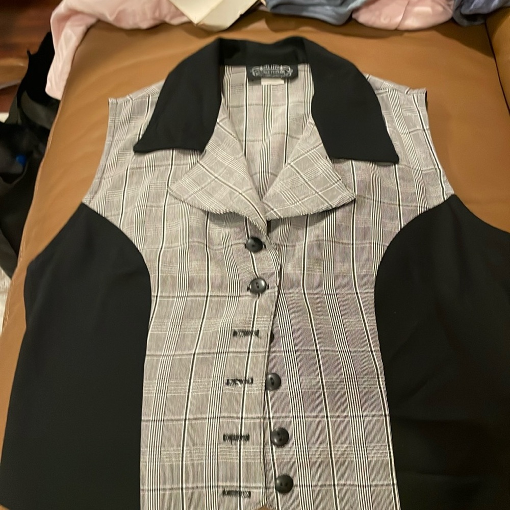 Streetwear vintage vest top. Made in the USA.